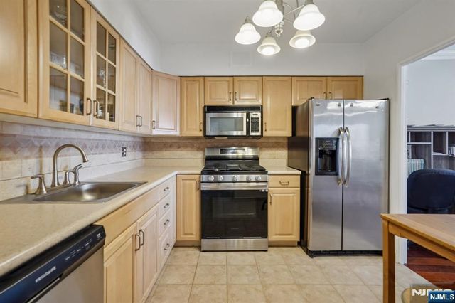 5 Horizon Road 2304, Fort Lee, NJ 07024