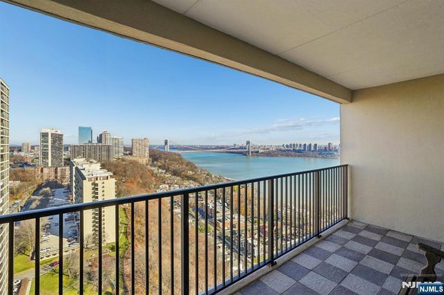 5 Horizon Road 2304, Fort Lee, NJ 07024