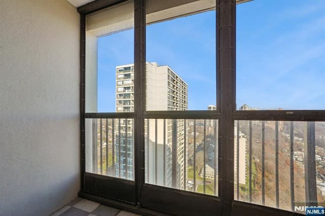 5 Horizon Road 2304, Fort Lee, NJ 07024