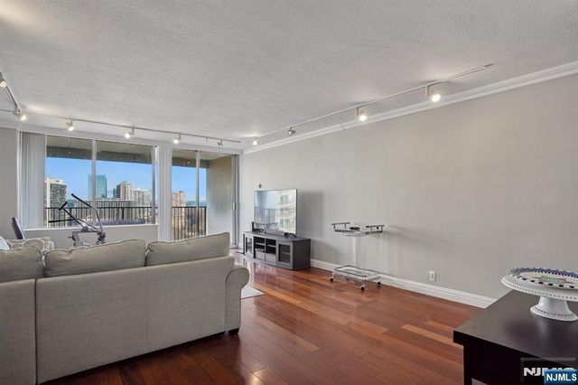 5 Horizon Road 2304, Fort Lee, NJ 07024