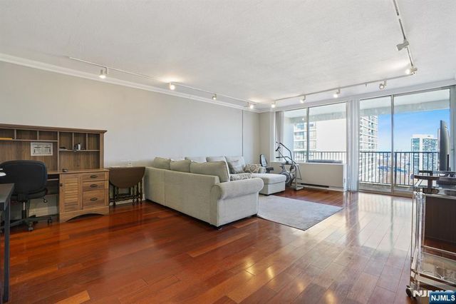5 Horizon Road 2304, Fort Lee, NJ 07024