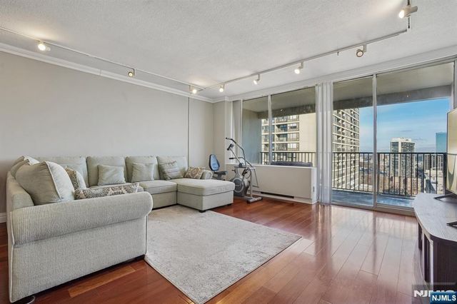 5 Horizon Road 2304, Fort Lee, NJ 07024