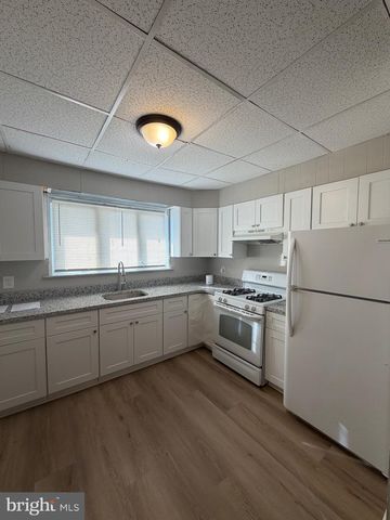 6904 DICKS AVE, Philadelphia, PA 19142