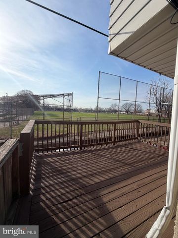 6904 DICKS AVE, Philadelphia, PA 19142