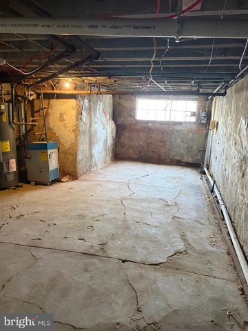 6904 DICKS AVE, Philadelphia, PA 19142