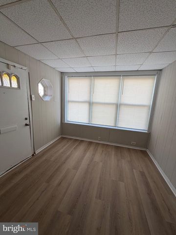 6904 DICKS AVE, Philadelphia, PA 19142