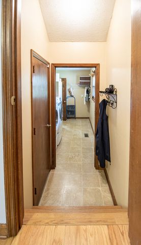 1420 Cantrell Dr, Cottontown, TN 37048