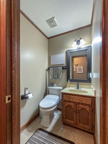 1420 Cantrell Dr, Cottontown, TN 37048