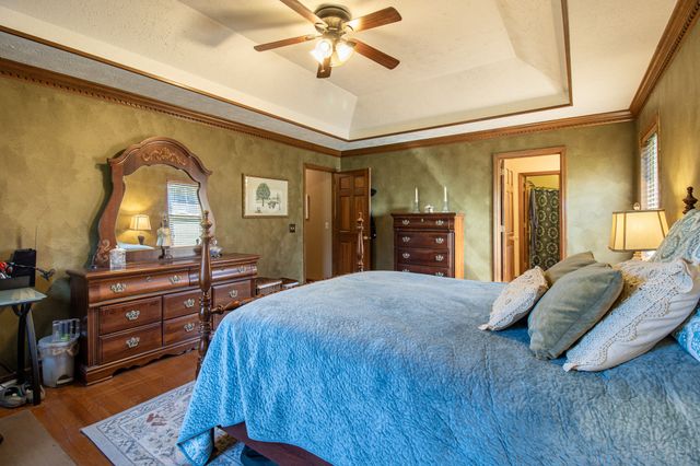 1420 Cantrell Dr, Cottontown, TN 37048