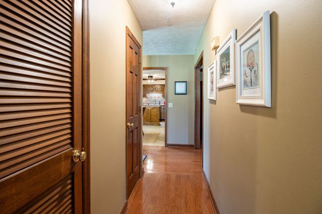 1420 Cantrell Dr, Cottontown, TN 37048