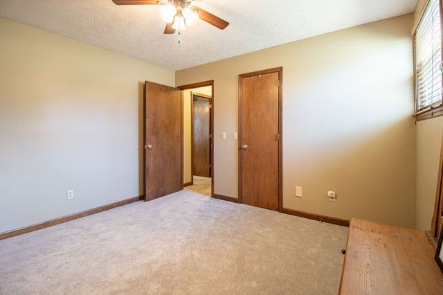 1420 Cantrell Dr, Cottontown, TN 37048