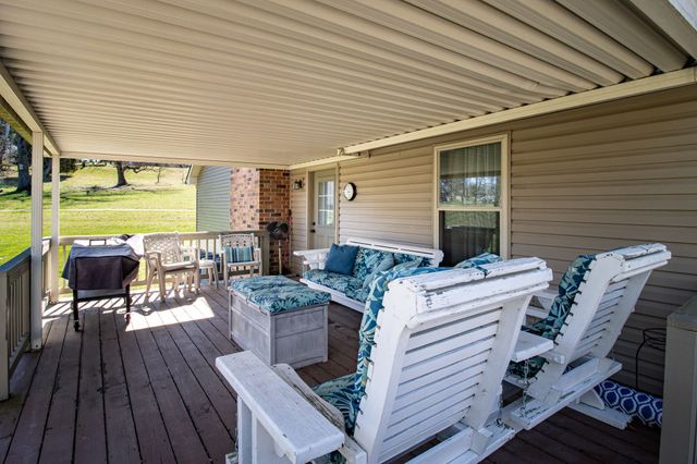 1420 Cantrell Dr, Cottontown, TN 37048