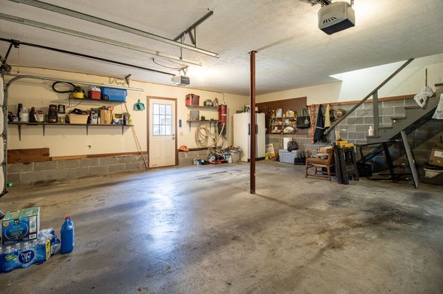 1420 Cantrell Dr, Cottontown, TN 37048