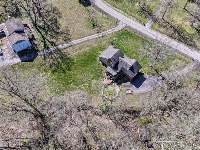 1420 Cantrell Dr, Cottontown, TN 37048