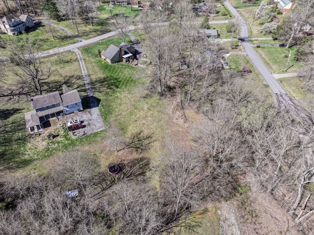 1420 Cantrell Dr, Cottontown, TN 37048