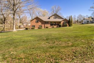 1420 Cantrell Dr, Cottontown, TN 37048