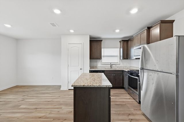 13709 Roosevelt Arch Drive, Ponder, TX 76259