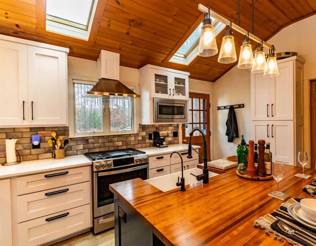 E3988 Martal Way, Spring Green, WI 53588