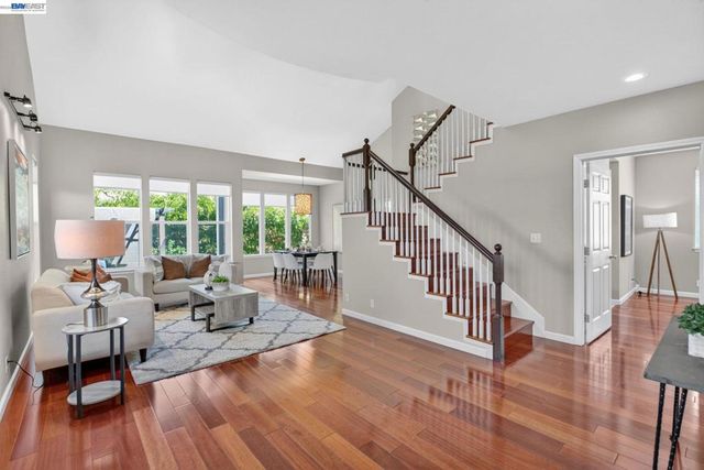 7943 Pineville Cir, Castro Valley, CA 94552