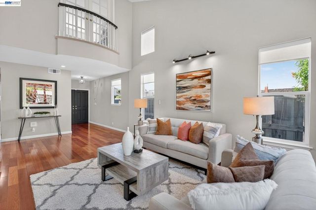 7943 Pineville Cir, Castro Valley, CA 94552