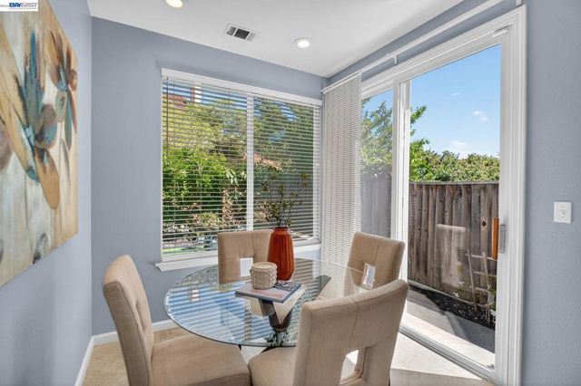 7943 Pineville Cir, Castro Valley, CA 94552