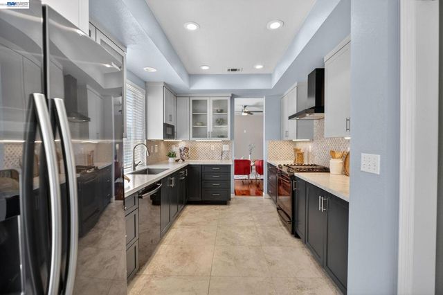 7943 Pineville Cir, Castro Valley, CA 94552