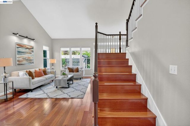 7943 Pineville Cir, Castro Valley, CA 94552