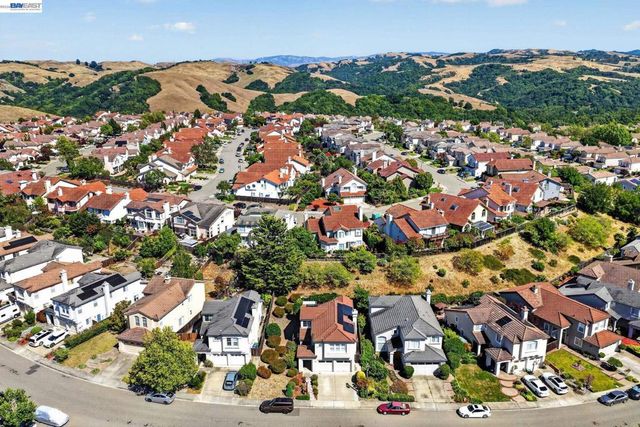 7943 Pineville Cir, Castro Valley, CA 94552