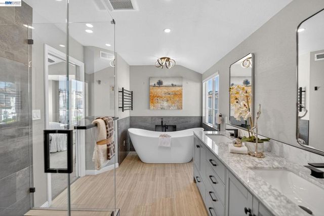 7943 Pineville Cir, Castro Valley, CA 94552