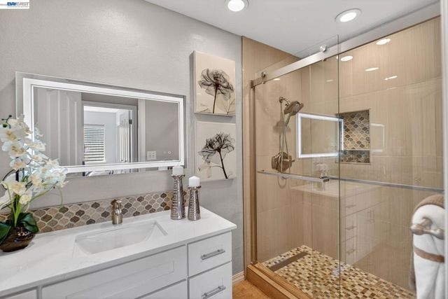 7943 Pineville Cir, Castro Valley, CA 94552