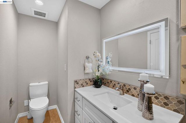 7943 Pineville Cir, Castro Valley, CA 94552