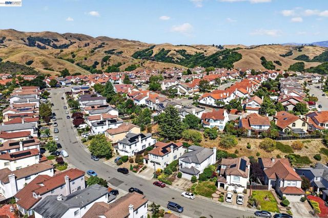 7943 Pineville Cir, Castro Valley, CA 94552