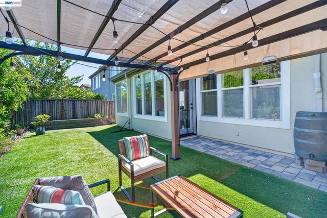 7943 Pineville Cir, Castro Valley, CA 94552