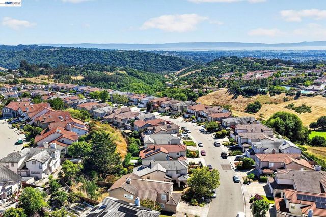 7943 Pineville Cir, Castro Valley, CA 94552