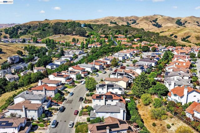 7943 Pineville Cir, Castro Valley, CA 94552