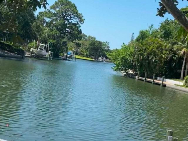 742 EDGEMERE, Siesta Key, FL 34242