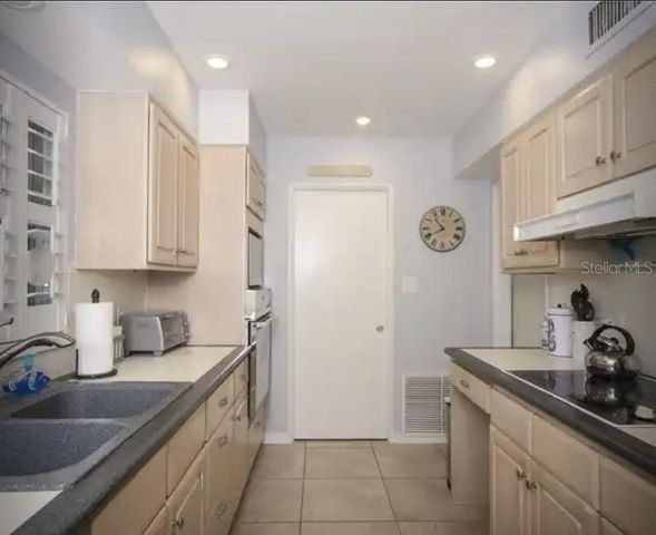 742 EDGEMERE, Siesta Key, FL 34242