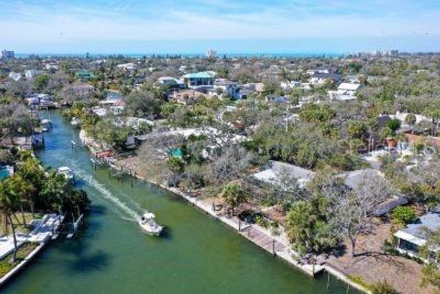 742 EDGEMERE, Siesta Key, FL 34242