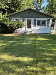 6578 Cloverton Drive, Waterford Charter Township, MI 48329