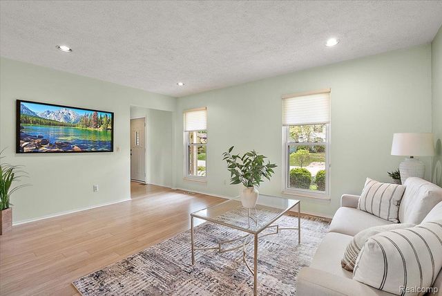 2832 Warrior Drive, Wixom, MI 48393