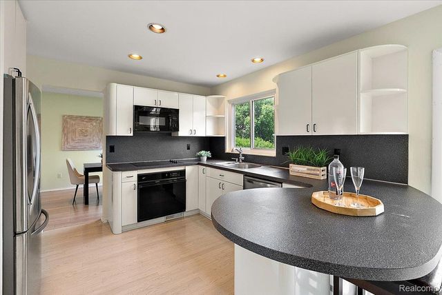 2832 Warrior Drive, Wixom, MI 48393