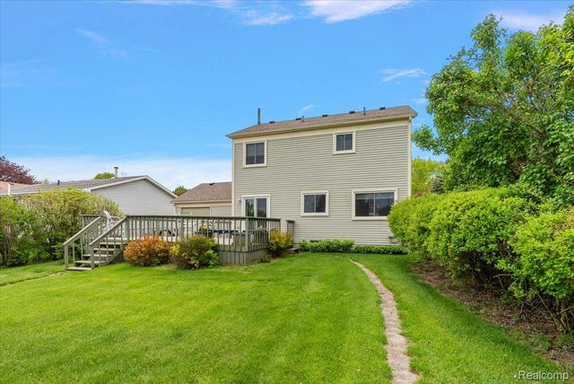 2832 Warrior Drive, Wixom, MI 48393