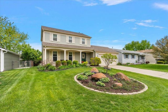 2832 Warrior Drive, Wixom, MI 48393