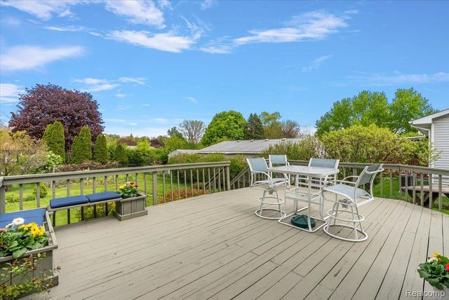 2832 Warrior Drive, Wixom, MI 48393
