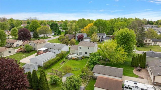 2832 Warrior Drive, Wixom, MI 48393