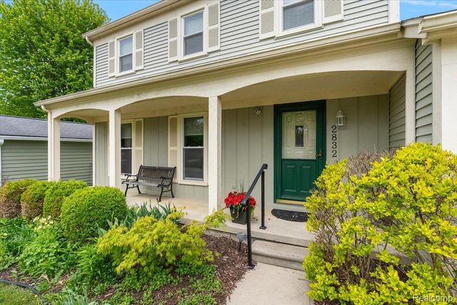 2832 Warrior Drive, Wixom, MI 48393