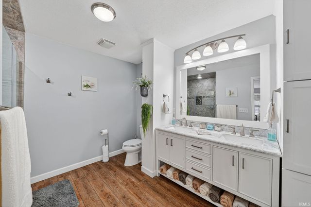 17925 Buckland Drive, Granger, IN 46530