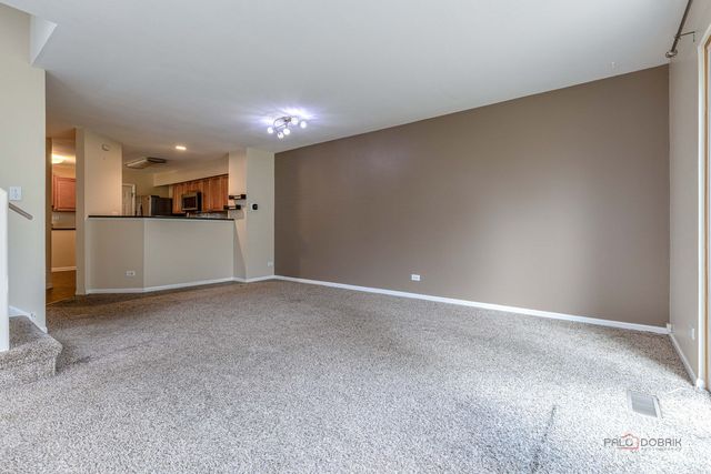 162 Fairfield Lane 162, Carol Stream, IL 60188