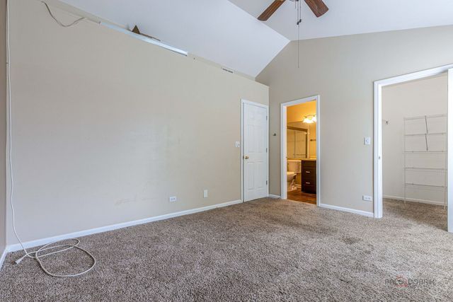 162 Fairfield Lane 162, Carol Stream, IL 60188