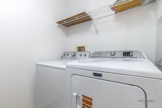 162 Fairfield Lane 162, Carol Stream, IL 60188